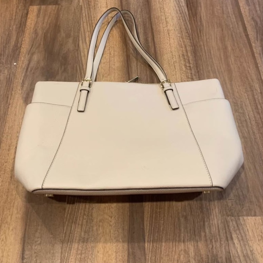 Michael Kors Elegant Cream Tote Bag